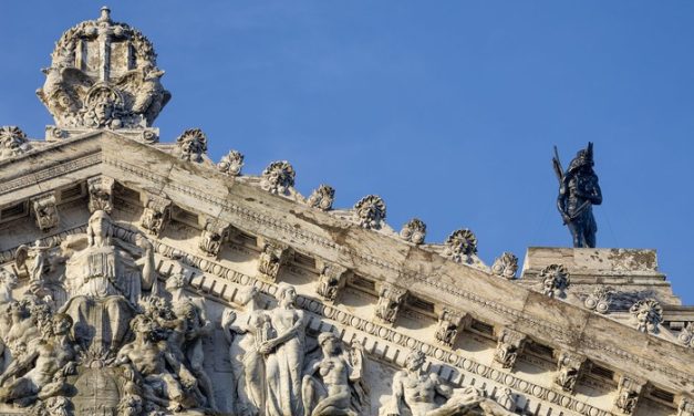 El Amazonas y el mármol: Bienal de Arte de Montevideo Problemática de la exposición en el Palacio Legislativo.